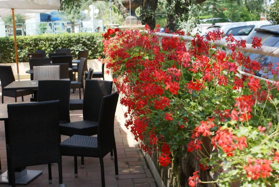 Hotel Lady Mary Milano Marittima Bagian luar foto