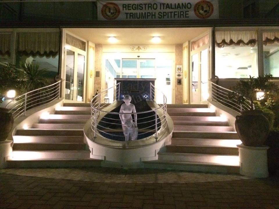 Hotel Lady Mary Milano Marittima Bagian luar foto