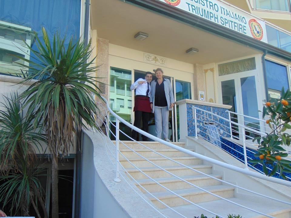 Hotel Lady Mary Milano Marittima Bagian luar foto