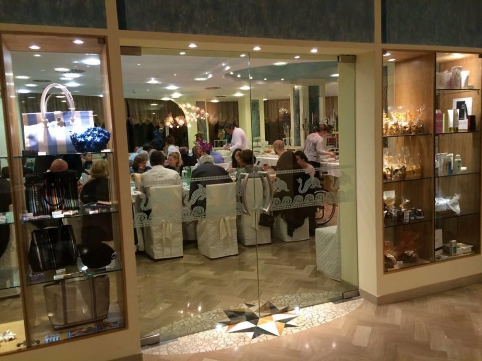 Hotel Lady Mary Milano Marittima Bagian luar foto