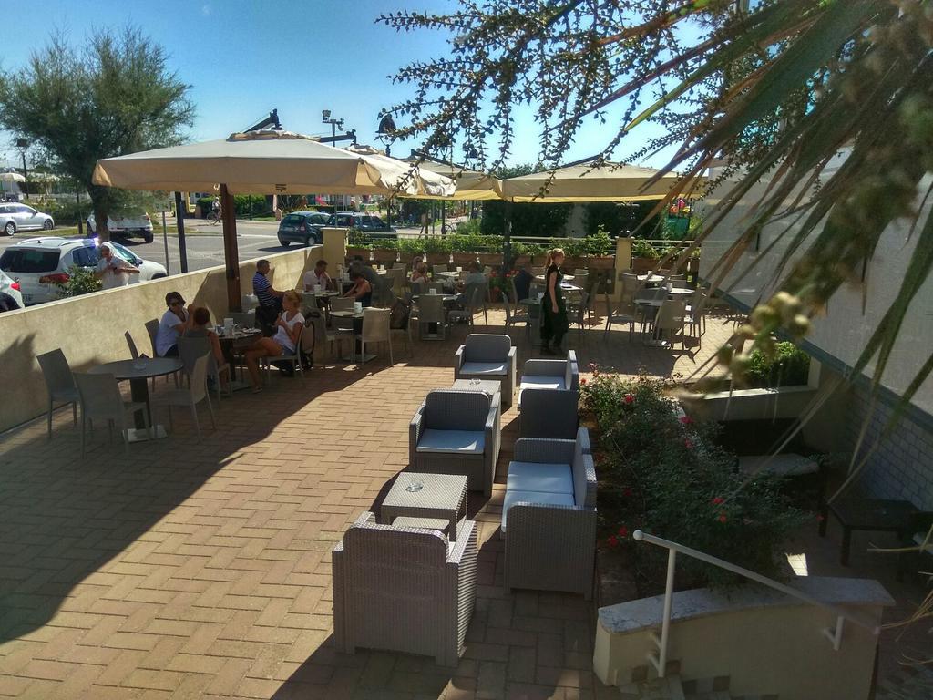 Hotel Lady Mary Milano Marittima Bagian luar foto
