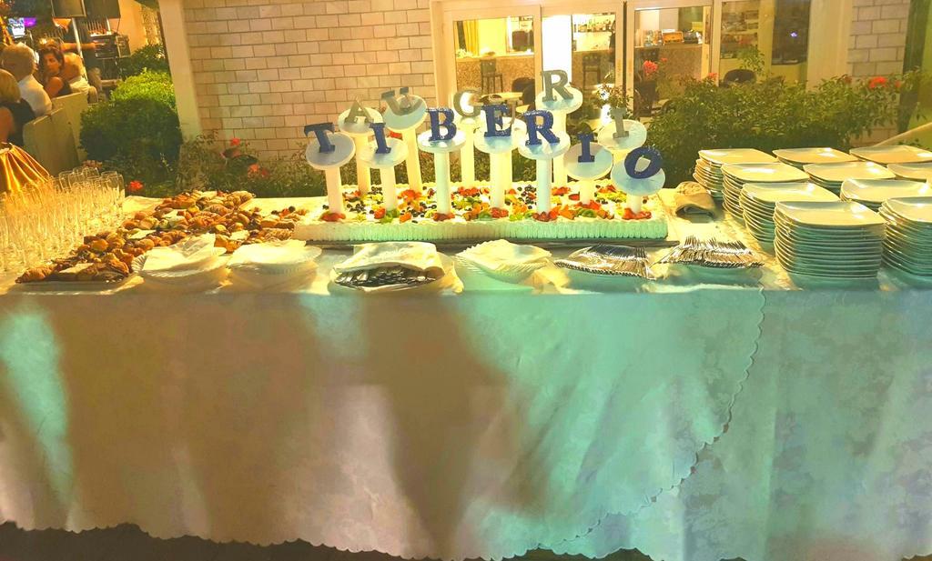 Hotel Lady Mary Milano Marittima Bagian luar foto