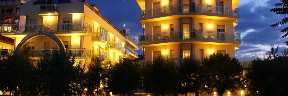 Hotel Lady Mary Milano Marittima Bagian luar foto