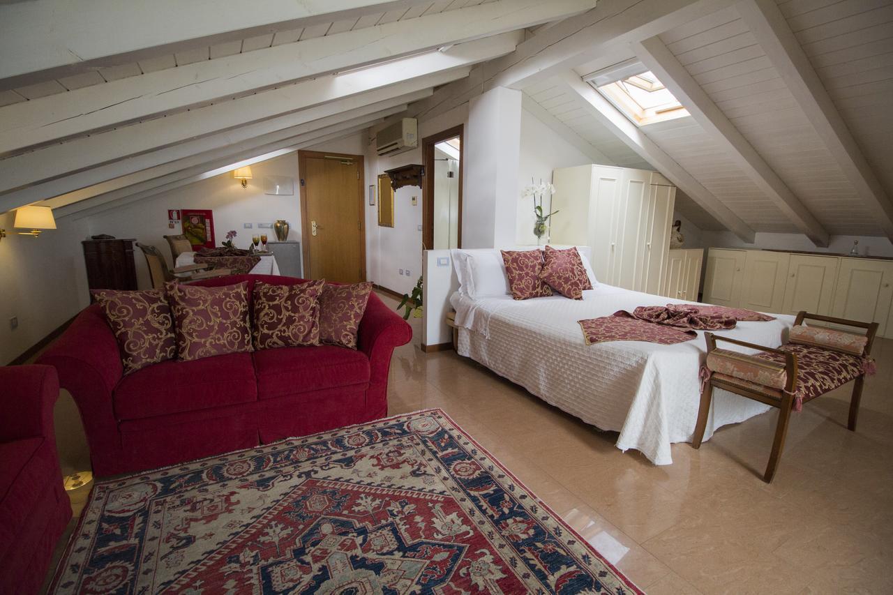 Hotel Lady Mary Milano Marittima Bagian luar foto