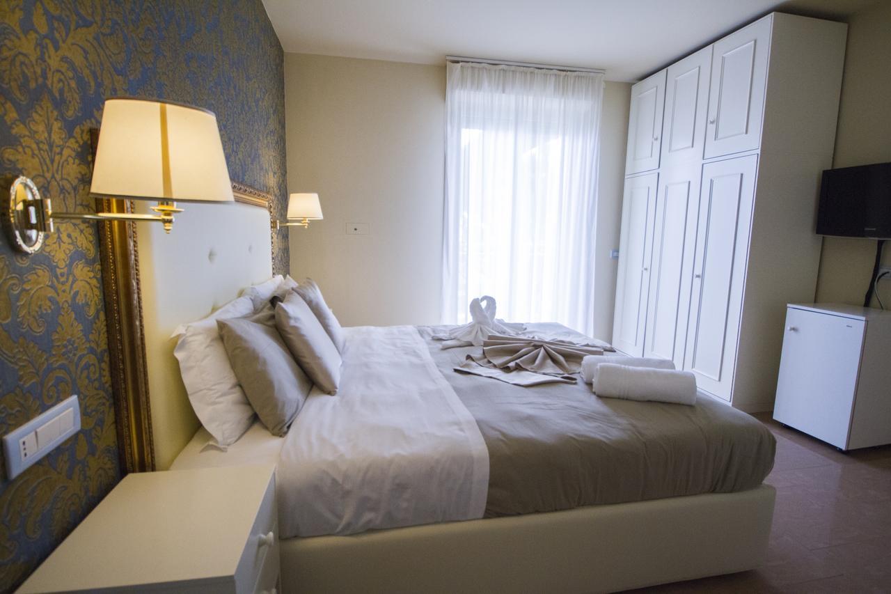 Hotel Lady Mary Milano Marittima Bagian luar foto