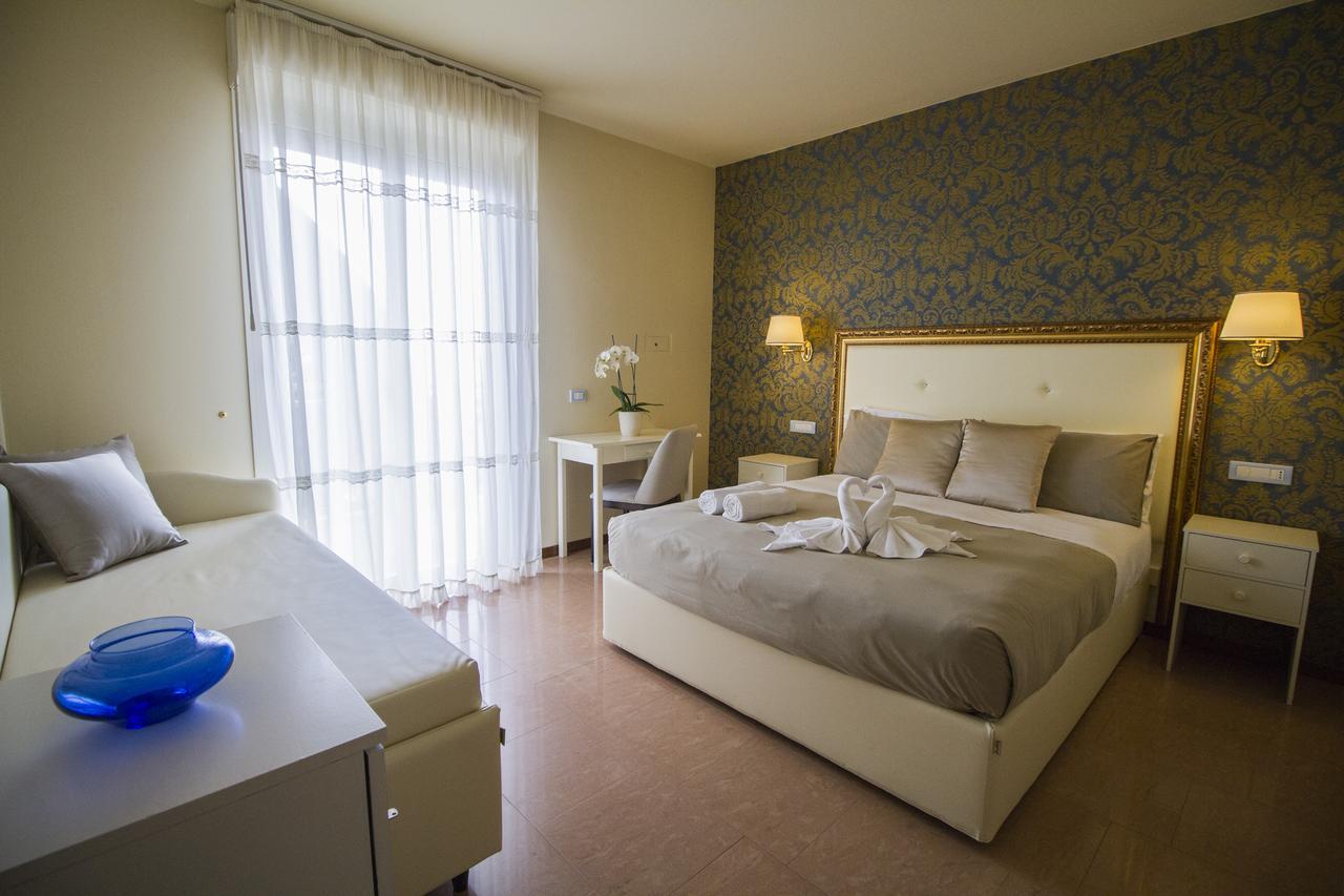 Hotel Lady Mary Milano Marittima Bagian luar foto