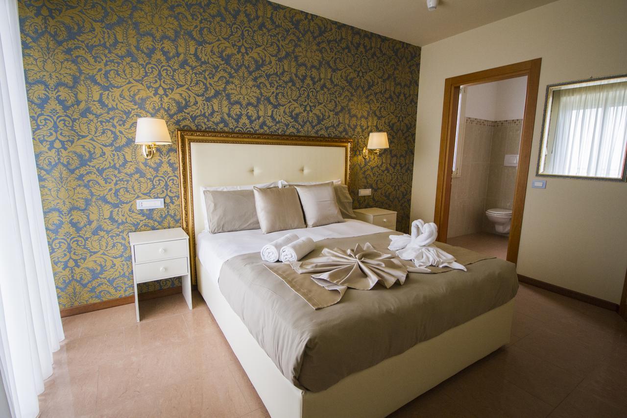 Hotel Lady Mary Milano Marittima Bagian luar foto