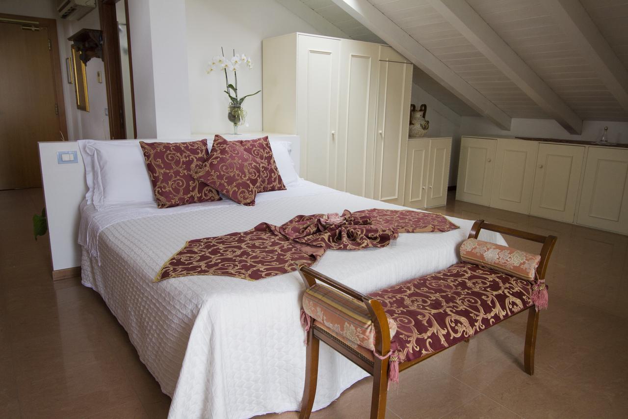 Hotel Lady Mary Milano Marittima Bagian luar foto