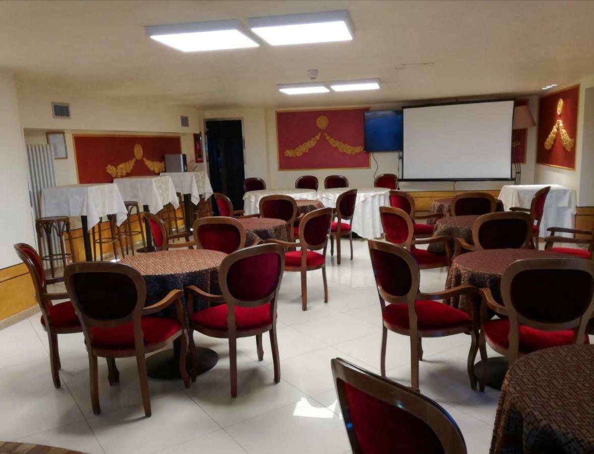 Hotel Lady Mary Milano Marittima Bagian luar foto