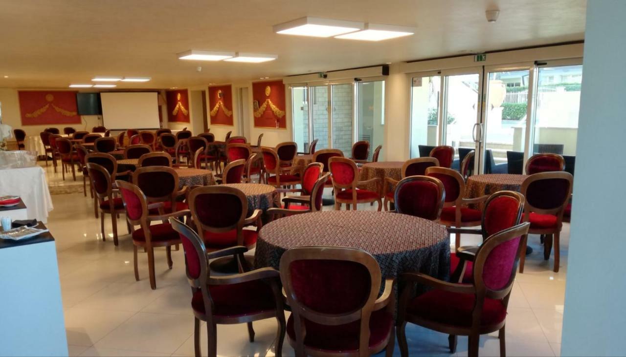 Hotel Lady Mary Milano Marittima Bagian luar foto